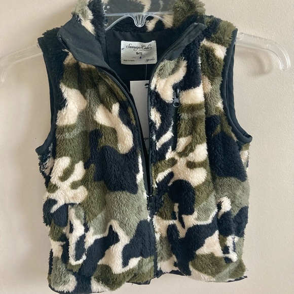 NWT-Sovereign Code Boys Fleece Vest, size 4 - Picture 2 of 3